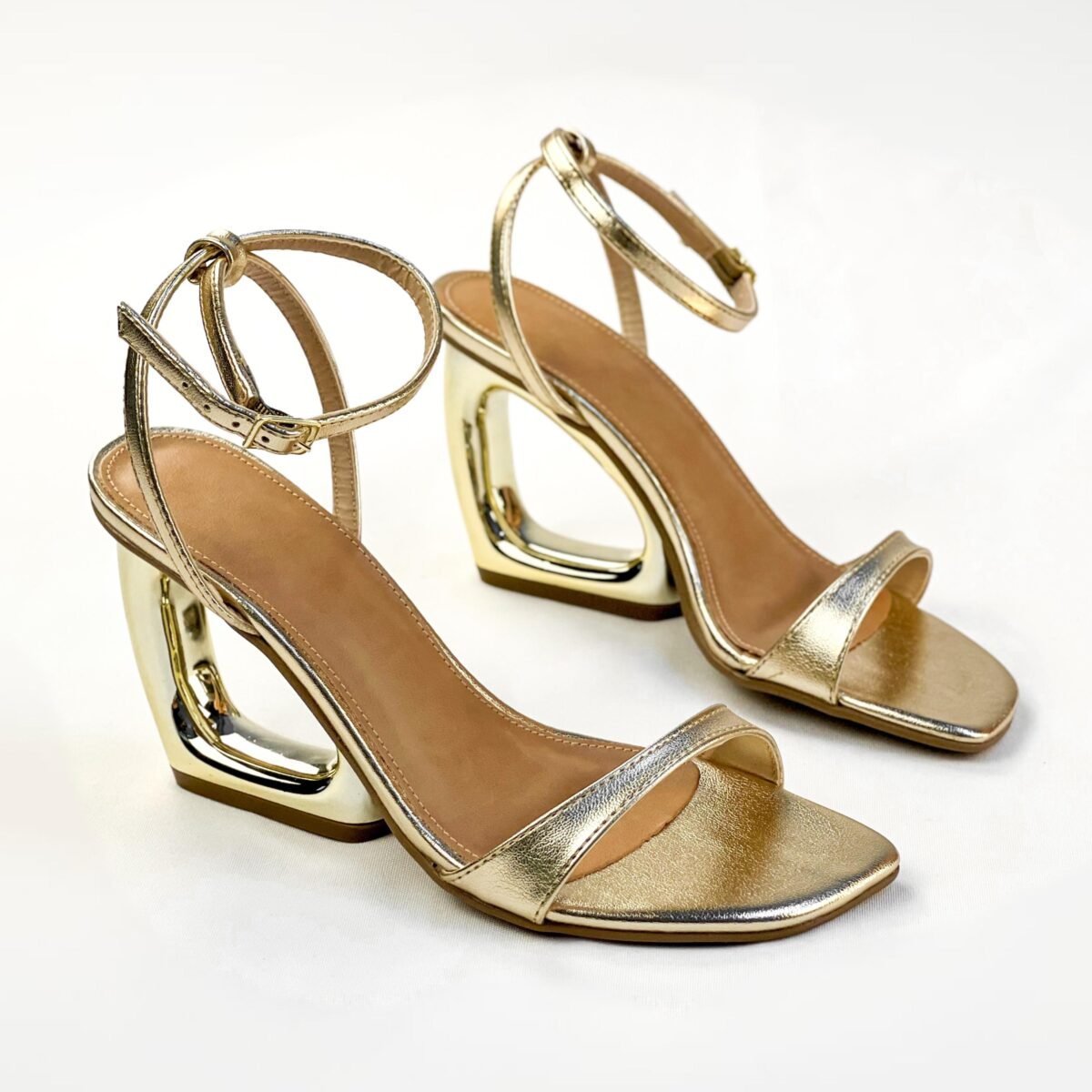 889C9087 Chroma Champagne (2) 889C9087