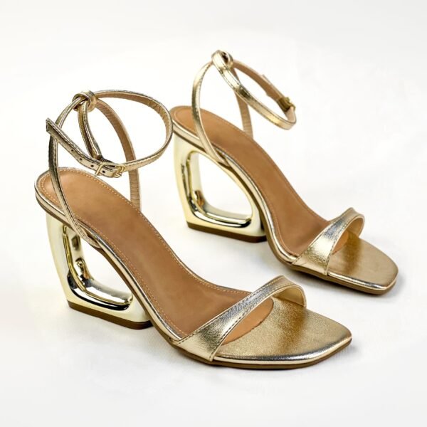 889C9087 Chroma Champagne (2) 889C9087