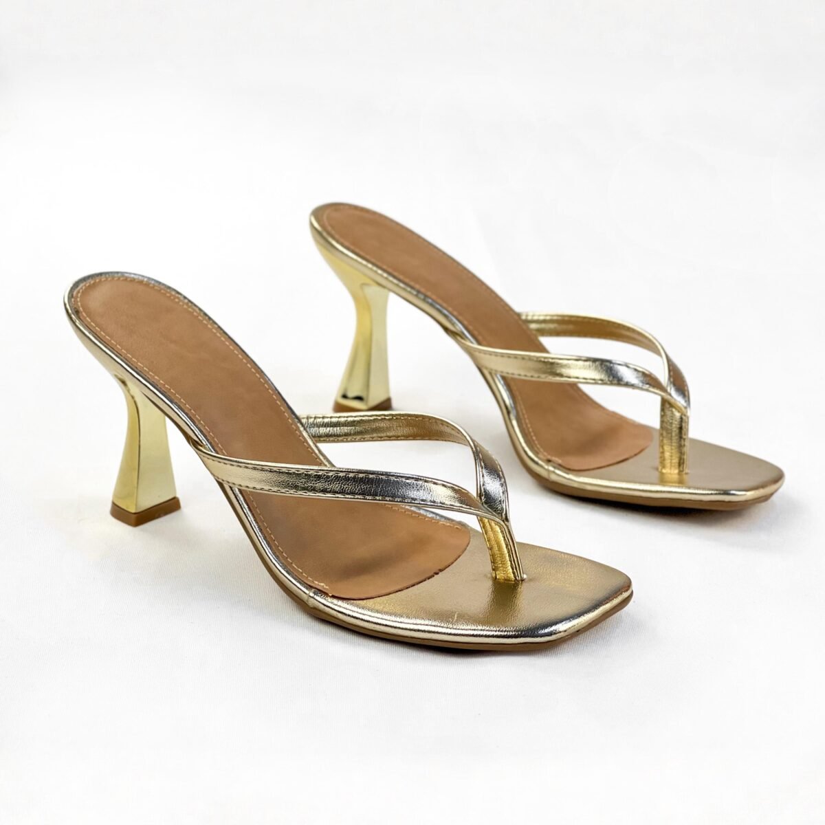 833C9479 Chroma Champagne (2) 833C9479