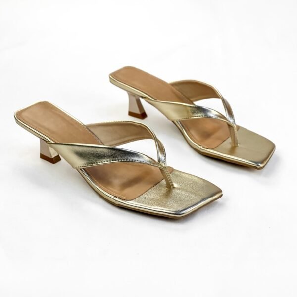 8759025 Chroma Champagne (2) 8759025