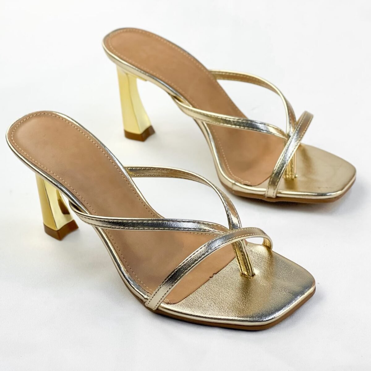 879C9092 Chroma Champagne (2) 879C9092