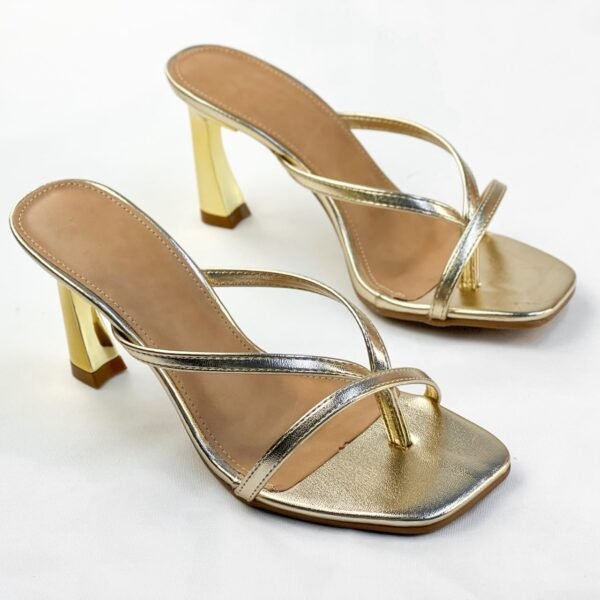 879C9092 Chroma Champagne (2) 879C9092