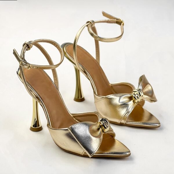920C9483 Chroma Champagne (2) 920C9483