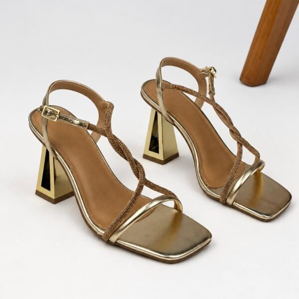 932C9537 Chroma Champagne (2) 932C9537